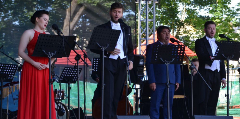 W ramach Festiwalu „Muzyka Świata” w Uniejowie zorganizowano koncerty artystów Teatru Wielkiego w Łodzi. Zdjęcie UM w Uniejowie.