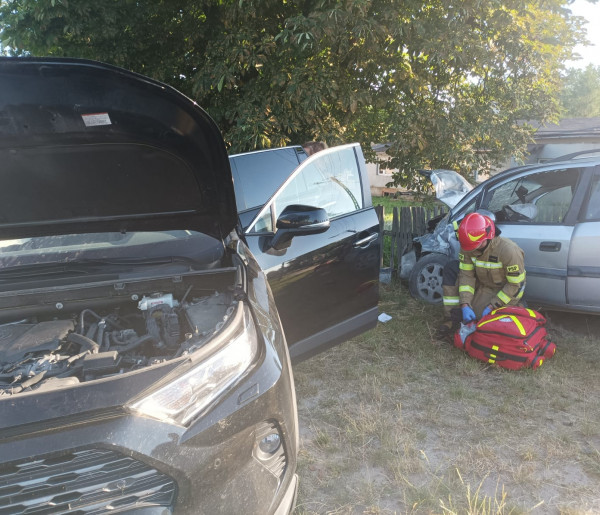 Wypadek dwóch aut w Krępie, gm. Poddębice-6012
