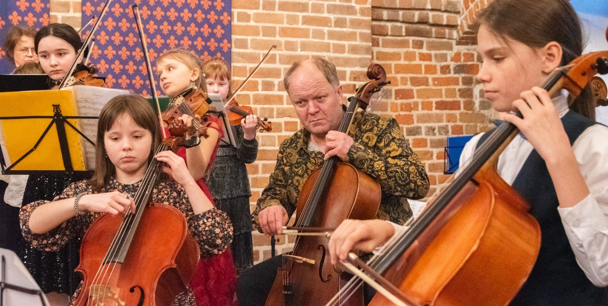 Finałowy koncert X zimowych warsztatów Dzieci Suzuzki w Uniejowie. fot.Michał Kubacki