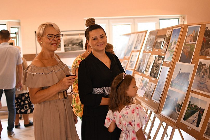 Wernisaż zdjeć Henryka Kuglarza z Ostrowska