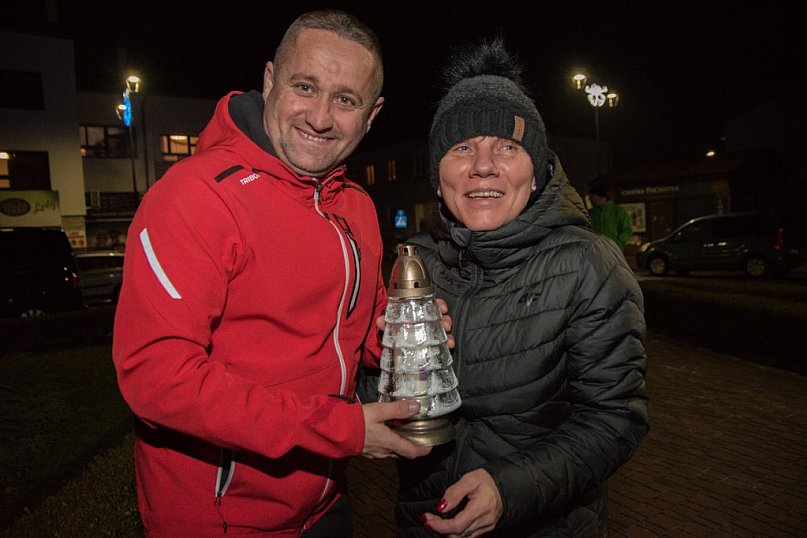 Harcerze kolędowali i przekazywali Betlejemskie Światło