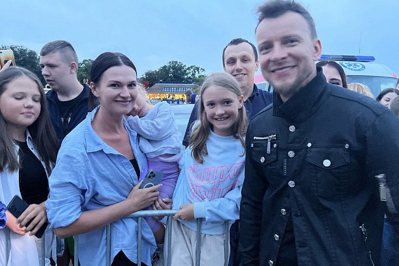 FEEL, Kombii i Papa D.