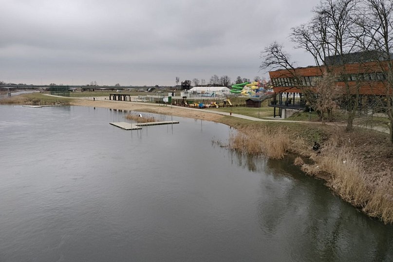 Przybyło wody w Warcie. Zobacz najnowsze zdjęcia rzeki w Uniejowie