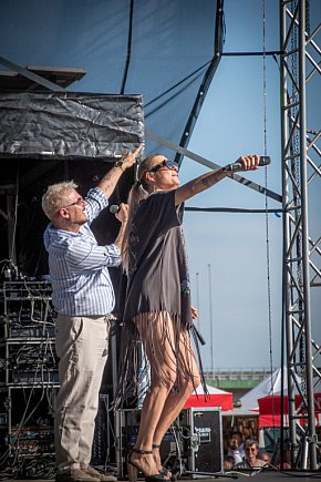 Piękni i Młodzi, Iness i Lombard na scenie Festiwalu Mleka w Uniejowie-2302