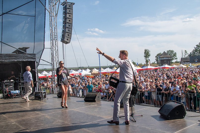Piękni i Młodzi, Iness i Lombard na scenie Festiwalu Mleka w Uniejowie