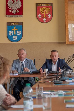 Burmistrz Uniejowa z votum zaufania i absolutorium za 2024 rok-2309