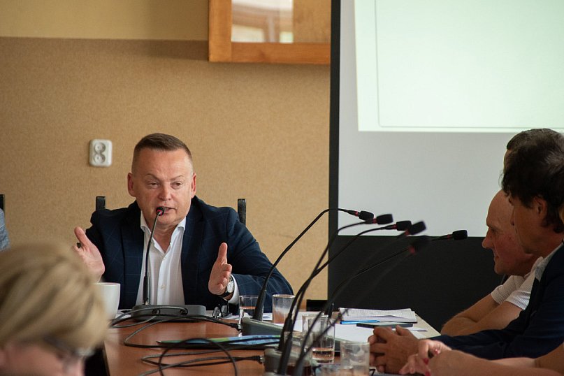 Burmistrz Uniejowa z votum zaufania i absolutorium za 2024 rok