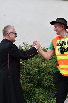 Pielgrzymi z Turku i Konina idą na Jasną Górę-2336