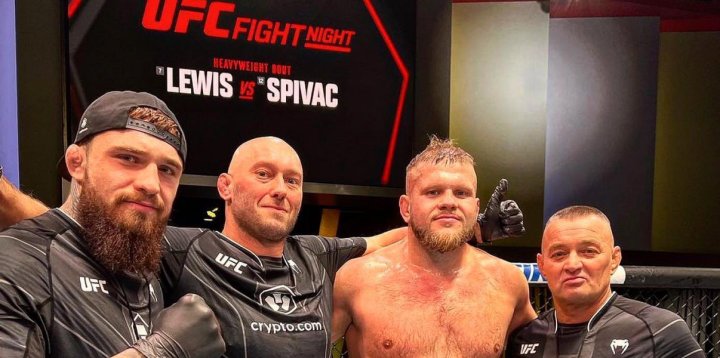 Kolejne zwycięstwo w UFC.  Marcin Tybura wygrywa z Ivanovem  w Las Vegas-7144