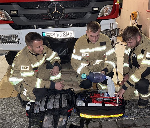 Strażacy z OSP Uniejów doposażyli jednostkę. Wśród nowego sprzętu m.in. HOOLIGAN-13744