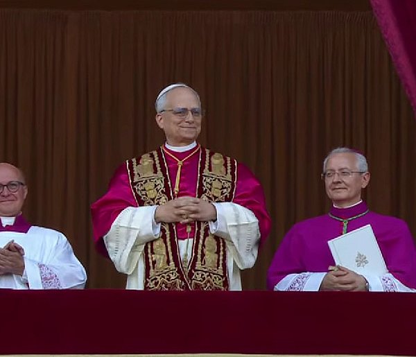 Nowy papież ukazał się światu. Takie przyjął imię!-15535