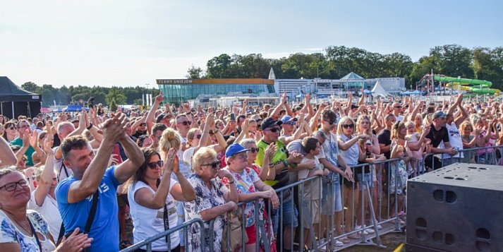 Festiwal Mleka 2025 już za dwa tygodnie. Na scenie koncerty trzech wykonawców
