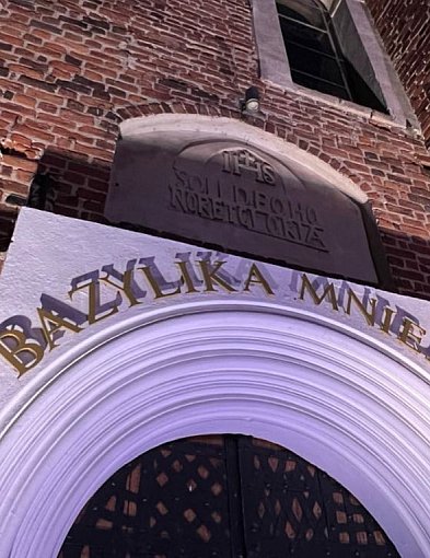 Uniejowska kolegiata została bazyliką mniejszą. We wtorek uroczysta msza-15856