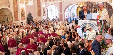 Uniejów ma bazylikę. W odpust odbyły się wyjątkowe uroczystości [ZDJĘCIA]-15843