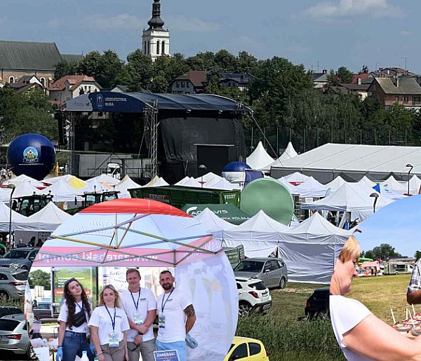 Łódzki Festiwal Mleka w Uniejowie. Pokazy kulinarne, atrakcje dla dzieci i koncert-15994