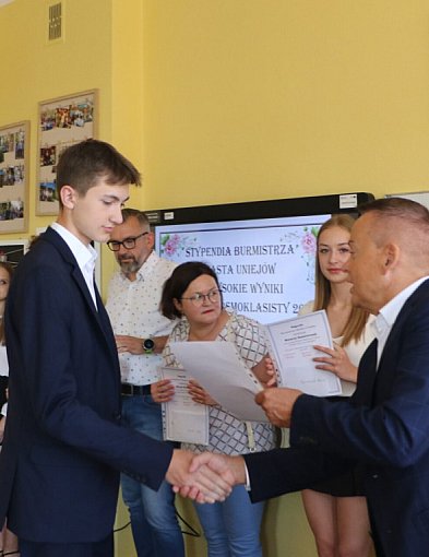 Można składać wnioski o stypendium Burmistrza Uniejowa-16131