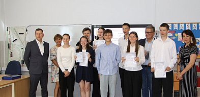 Stypendia Burmistrza przyznane. Łączna pula przekroczyła 50 tysięcy złotych-16171
