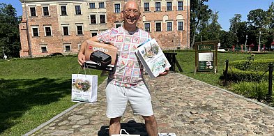 W weekend Kamil Nosel chodził po Uniejowie i rozdawał nagrody!!-16516