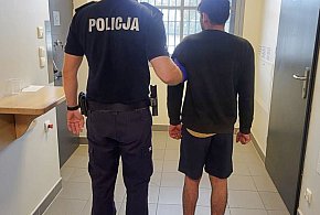 Dwoch nielegalnych imigrantów w bagażniku. Zatrzymał ich patrol z Uniejowa-16595