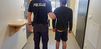 Dwoch nielegalnych imigrantów w bagażniku. Zatrzymał ich patrol z Uniejowa-16595