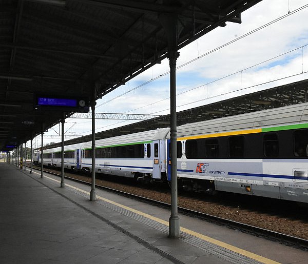 Specjalna oferta Intercity. Nauczyciele i studenci pojadą pociągiem za złotówkę-16847