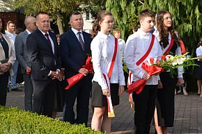 W Uniejowie upamiętniono 86. rocznicę wybuchu II wojny światowej-2356