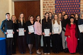 Burmistrz Uniejowa wręczył nagrody uczniom i studentom-2436