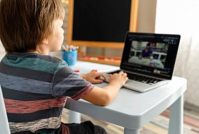 Popularni influencerzy mogą mieć kłopoty. Treści dla dzieci budzą kontrowersje-17363