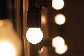 Rachunki za prąd pójdą w dół. Rząd usuwa opłatę doliczaną od lat-17560