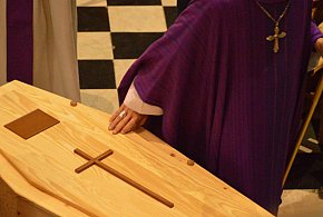 Rewolucja w pochówkach coraz bliżej. Tego w Polsce jeszcze nie było-17654