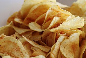 Podatek tłuszczowy uderzy w przekąski? Posłowie pokazują projekt-17665