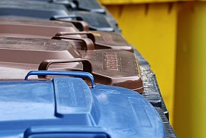 Fioletowe worki na odpady. Oto, co powinno tam trafiać-17934