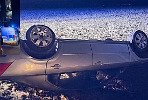 Dachowanie w Woli Przedmiejskiej. Dwie osoby trafiły do szpitala