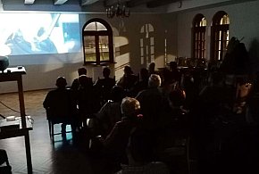 Wieczór filmowy w Uniejowie. MGOK zaprasza na seans w dworku