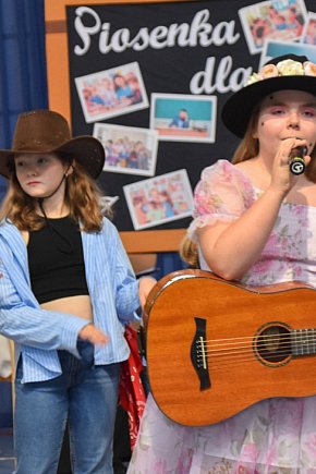 Koncert życzeń na Dzień Nauczyciela w Uniejowie-2390