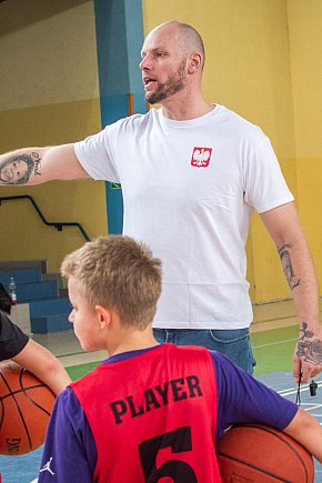 Były gracz NBA Maciej Lampe ściąga koszykówkę do Uniejowa-2410