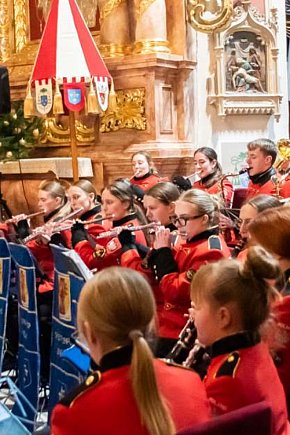 Koncert uniejowskiej orkiestry dętej w bazylice-2485