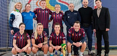 Policjantki i policjanci zagrali w Turnieju Halowej Piłki Nożnej FOTO