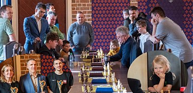 Bartosz Soćko zdobył Puchar Burmistrza Uniejowa. Wyniki turnieju szachowego