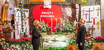 Wielkanoc 2026. Tak wyglądają Groby Pańskie w gminie Uniejów [ZDJĘCIA]