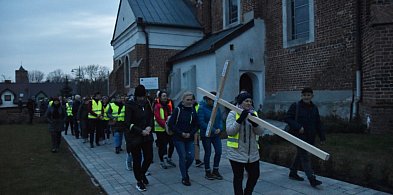 Nocna Droga Krzyżowa w Uniejowie już wkrótce. Przejdą nocą 20 kilometrów