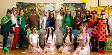 Wiosenne przedstawienie w uniejowskim przedszkolu. W rolach głównych nauczycielki