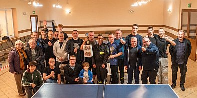 Gminny Turniej Tenisa Stołowego o Puchar Burmistrza Uniejowa. Kto najlepszy? [FOTO