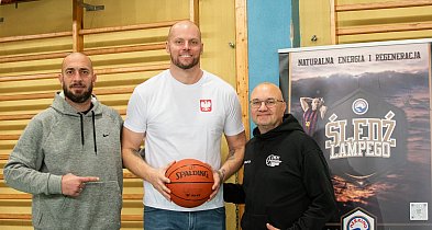Były gracz NBA Maciej Lampe ściąga koszykówkę do Uniejowa-17343