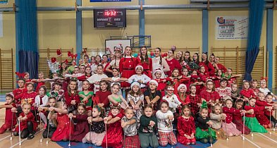 Poczuj świąteczny nastrój na koncercie uniejowskich mażoretek-17519