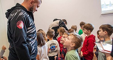 Marcin Tybura odwiedził uniejowskie przedszkole-17775