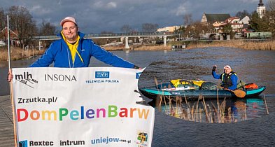 Płynie zimą kajakiem prawie 500 km, by zebrać pieniądze-17854