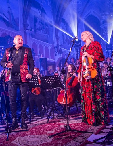Muzyczna familia w Uniejowie. Koncert Braci Golec w bazylice [ZDJĘCIA]-17317