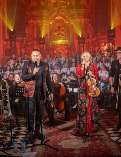 Wyjątkowy występ Golców w Uniejowie. Wystąpili z Uniejowską Grupą Wokalną