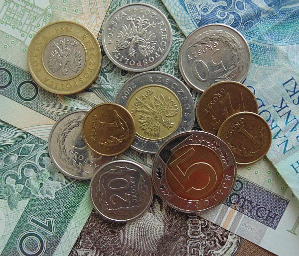 Nowe regulacje dla dorabiających. Od grudnia zmieniają się limity-17478